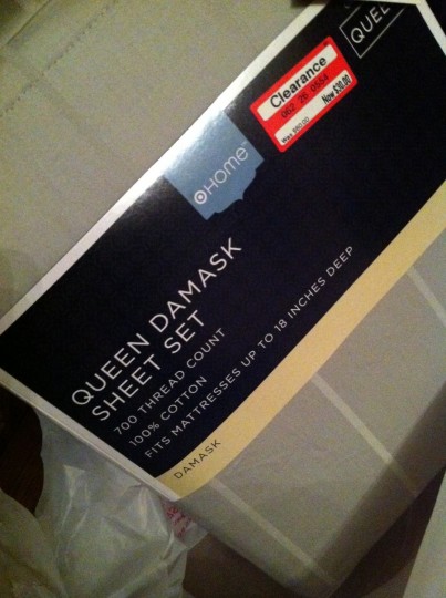 Queen Damask Sheet Set by Target Home. 700 Thread Count. On Clearance.  Queen Damask Sheet Set by Target Home. 700 Thread Count. On Clearance.