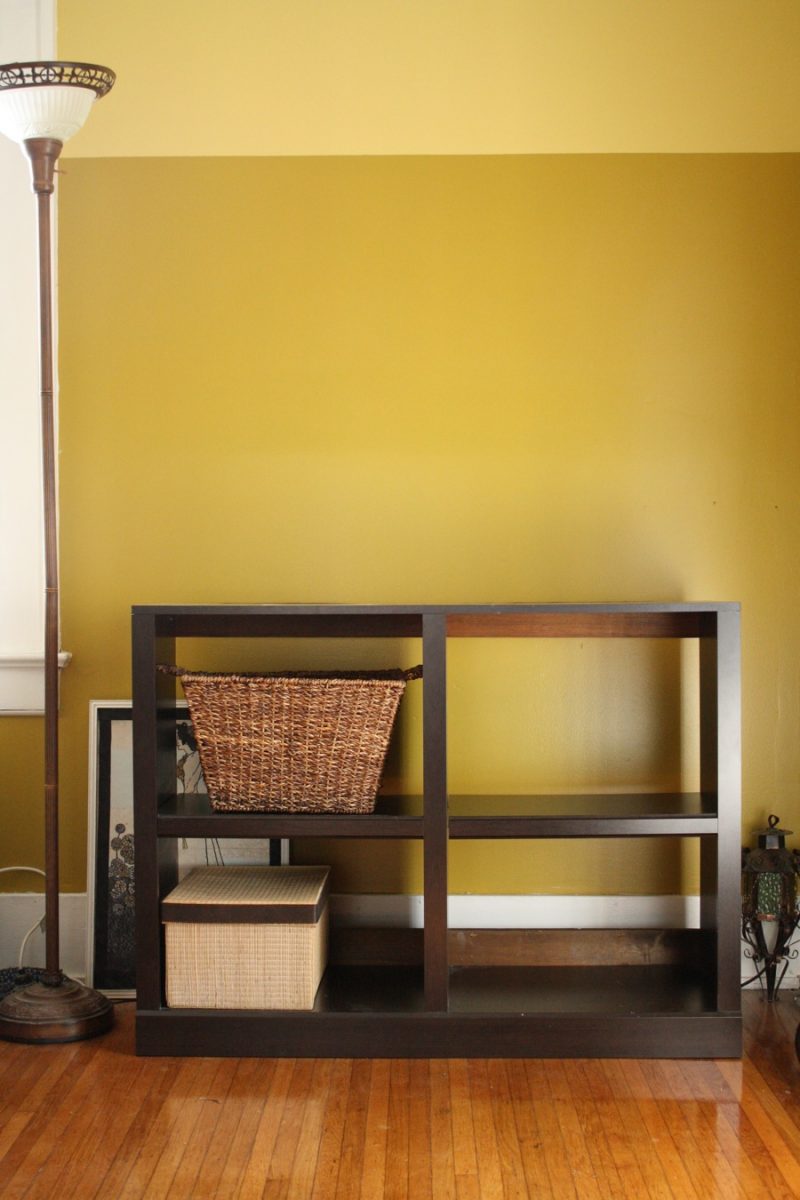 Living room sauder shelf.