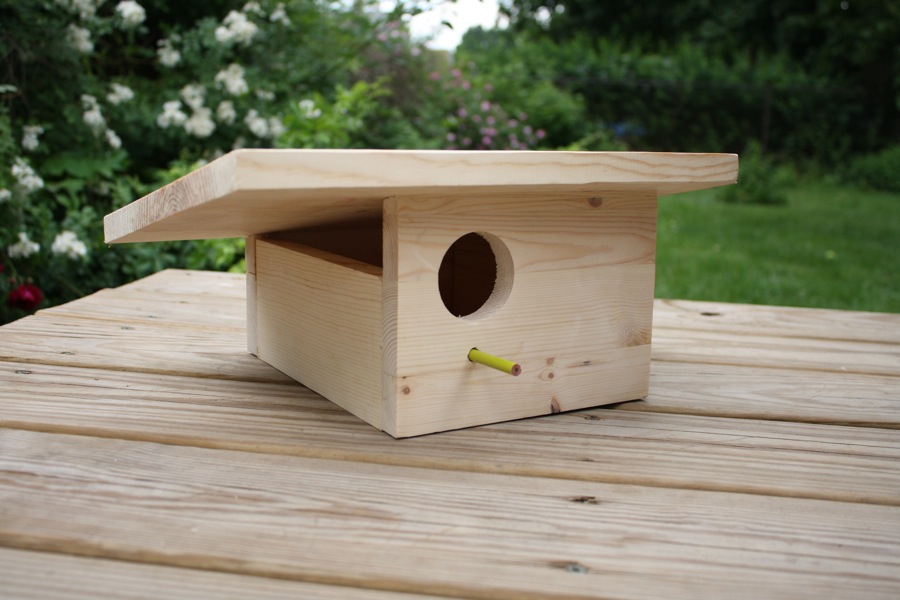 DIY mid-century inspired birdhouse.
