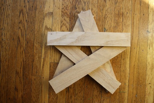 Star-boards. Five floorboards cut to 12" in length.
